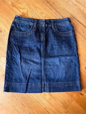 Boden Classic Dark Blue Denim Skirt - Women's A-Line Size 6. 6R